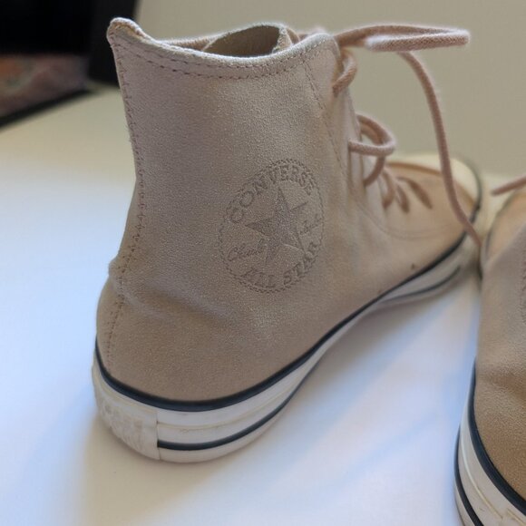 Great cond. Converse Chuck Taylor All Star Mono Suede high-tops tan Women size 7 - Picture 6 of 12